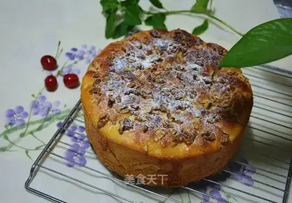 The walnut hand tore bread