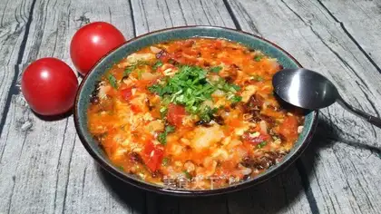 Tomato egg oak soup