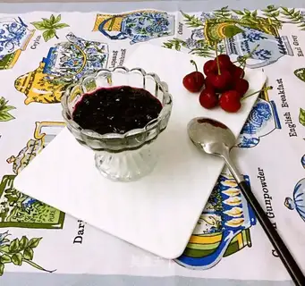 A blueberry vanilla cream