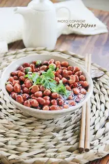 Old vinegar peanuts