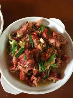 Red burning goose wings