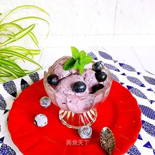 Blueberry ice cream