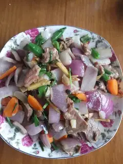 The onions make pig tongues