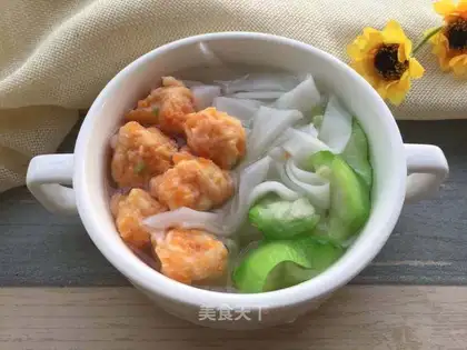 Carrot shrimp noodles