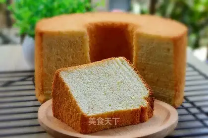 Banana chili cake
