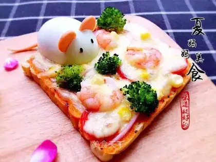 Toast shrimp pizza