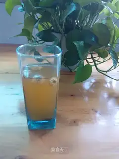 A cup of crayon tea
