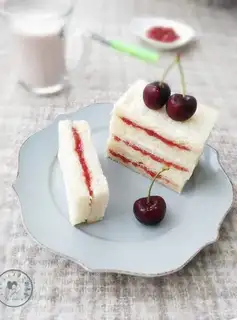 Cherry sauce for bread