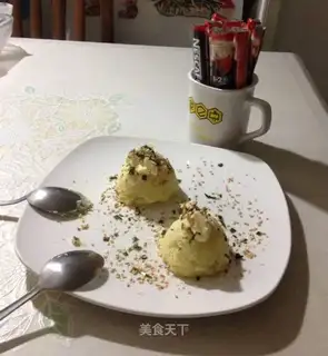 Seafood salad mashed potatoes