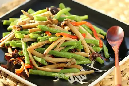 Tea mushrooms, bean horns