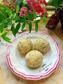 Low fat sesame bread ball