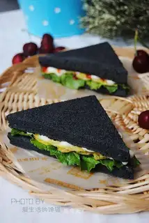 Peachcake sandwich