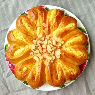 Cheese bouquet bread