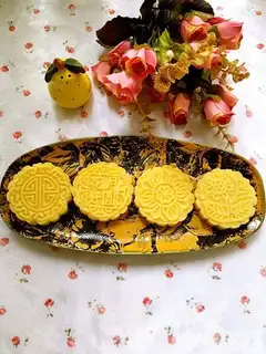 Green bean cake