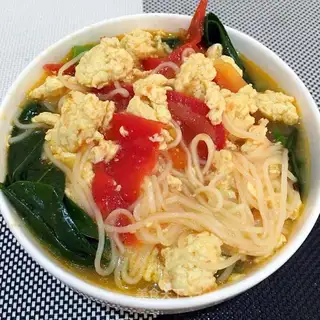 Tomato eggs hanging. Noodles