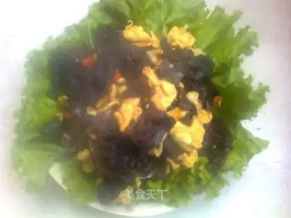 Scrambled eggs with fungus