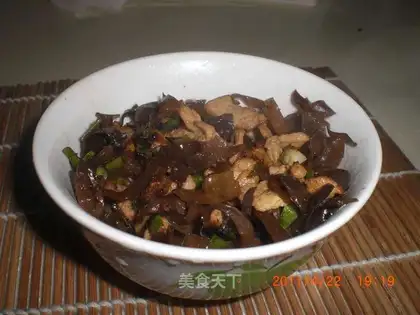 stir-fried pork with fungus