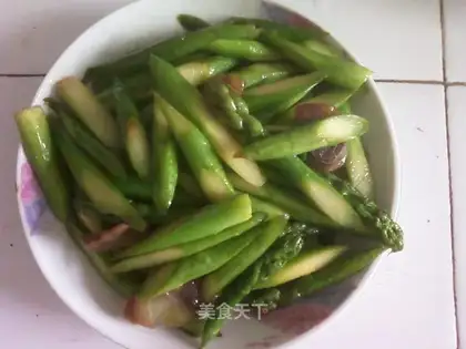 stir-fried sausage with asparagus