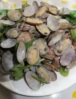stir-fried clams with spicy sauce