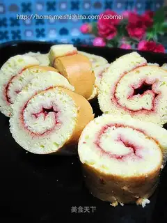 Strawberry jam cake roll