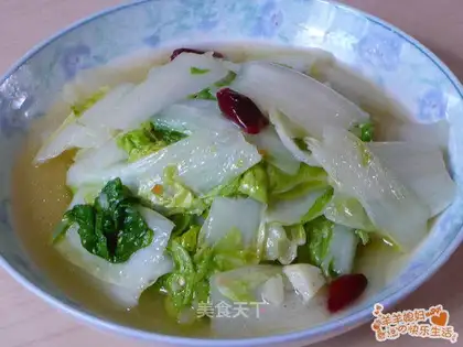 Home-cooked stir-fried cabbage