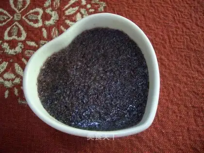 Heart-shaped purple rice cake