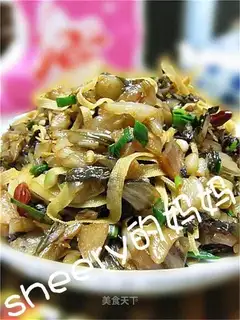 stir-fried white leaves with pickles