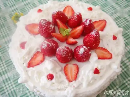 strawberry Cream cake