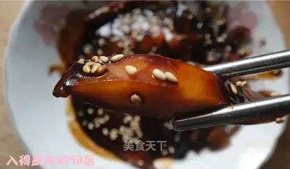 Braised cuttlefish in brown sauce