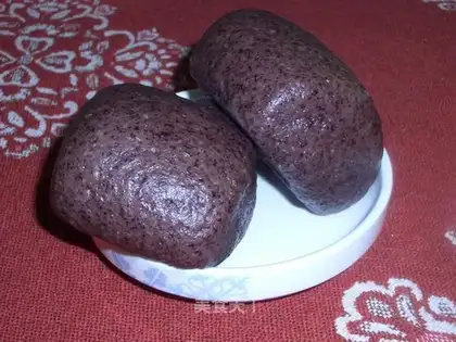 Black rice steamed buns