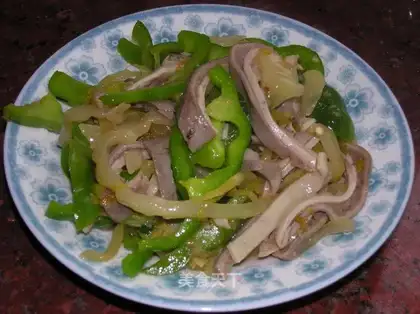 stir-fried pork tripe with pickles