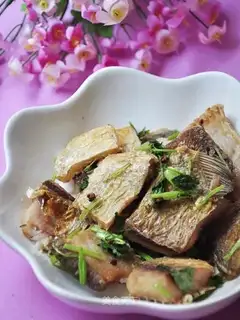 Pepper flavored glutinous rice cake fish