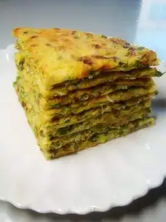 Sophora japonica egg pancakes