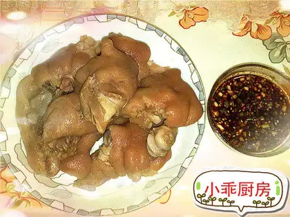 garlic sauce pig's trotters