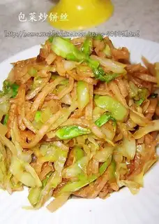 stir-fried pancakes with cabbage