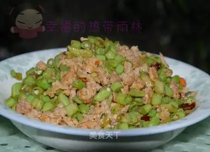 stir-fried minced pork with sour cowpea