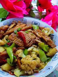 Roasted chicken wings with cauliflower