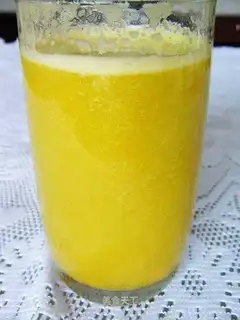 Round white rapeseed and mango juice