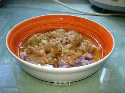 Steamed pork with cilantro heart