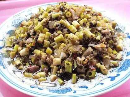 Snow cabbage and small bamboo shoots