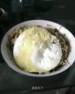 Dry mixed instant noodles
