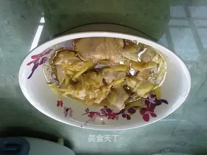 Steamed chicken with shredded ginger