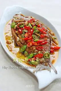 Pan-fried fish with double pepper
