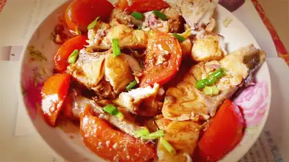 Stewed grass carp with tomato