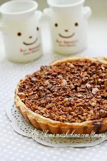 Chocolate nut pie