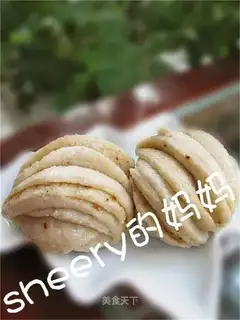 Spicy rice rolls with bean dregs