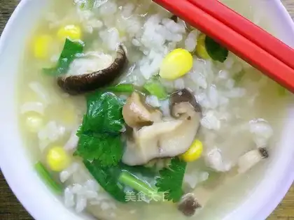 Corn and mushroom slices porridge