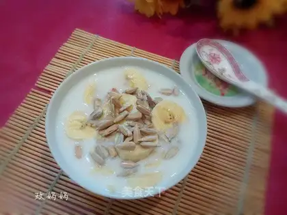 Banana milk oatmeal