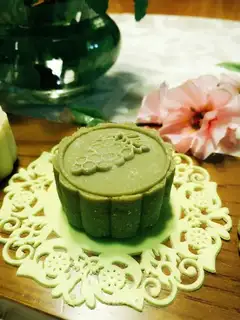 Green bean cake