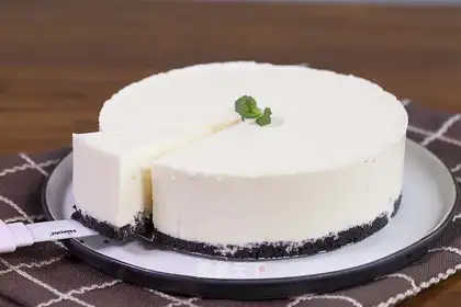 Yogurt cream cheesecake